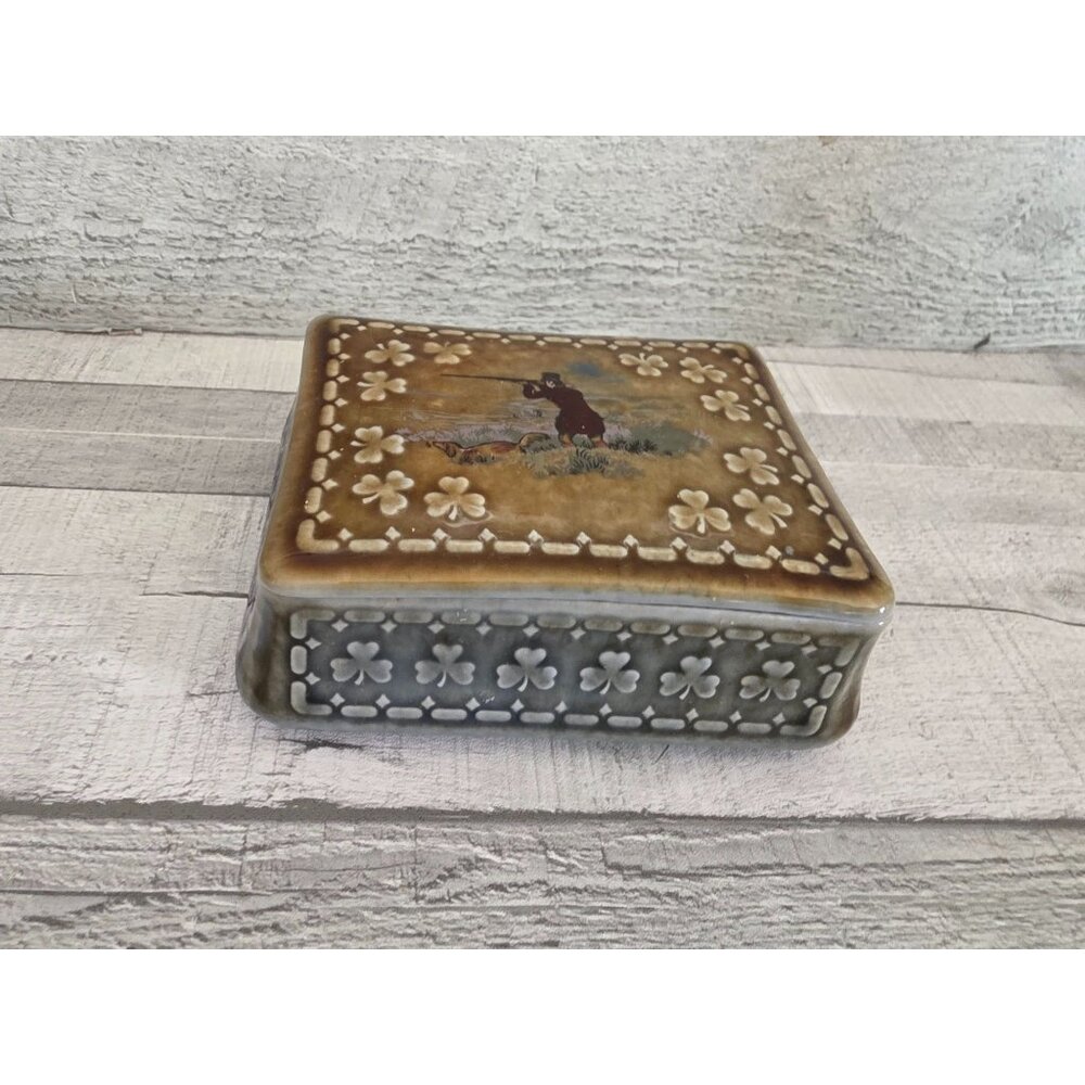 Vintage Irish Porcelain Trinket Box Hunter Scene & Shamrock Design Wade Ireland